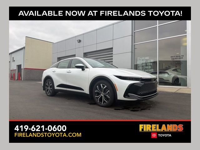 Used 2023 Toyota Crown Limited image 1