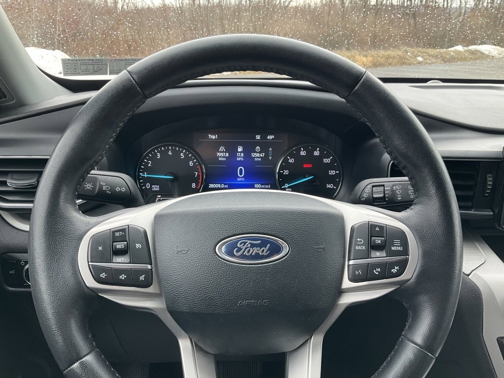 Used 2023 Ford Explorer XLT w/ Equipment Group 202A image 7