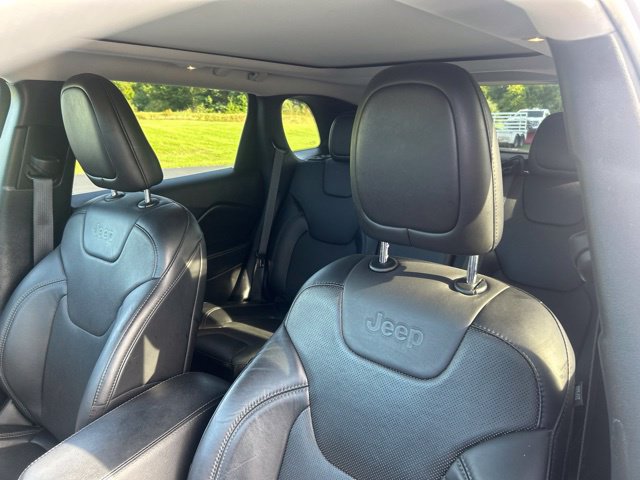 Used 2021 Jeep Cherokee Latitude Lux w/ Sun & Sound Group AWD/4WD image 20