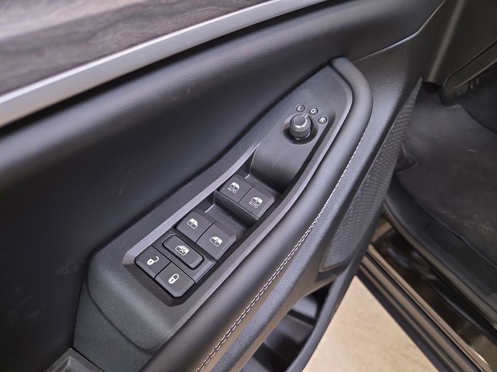 New 2026 Jeep Grand Cherokee Laredo image 11