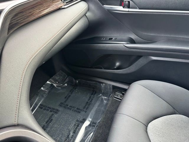 Used 2018 Toyota Camry LE image 21