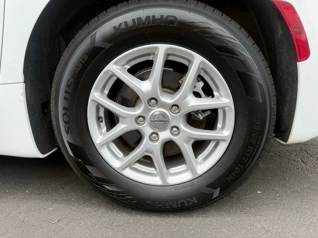 Certified 2023 Chrysler Voyager LX FWD image 25