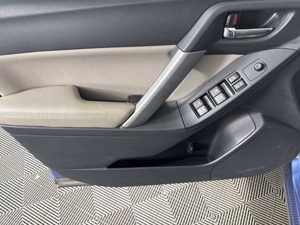 Used 2016 Subaru Forester 2.5i Limited AWD/4WD image 12