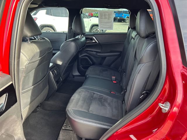 Used 2023 Mitsubishi Outlander SE Black Edition image 38