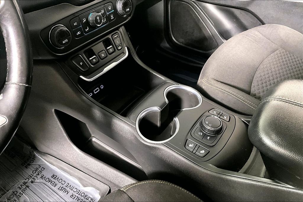 Used 2020 GMC Terrain SLE w/ Driver Convenience Package image 17