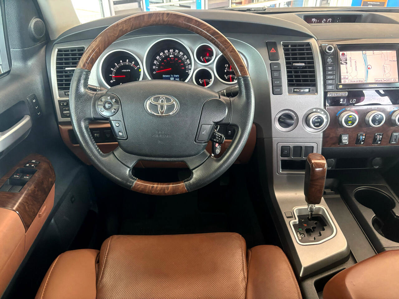 Used 2013 Toyota Tundra Platinum image 12