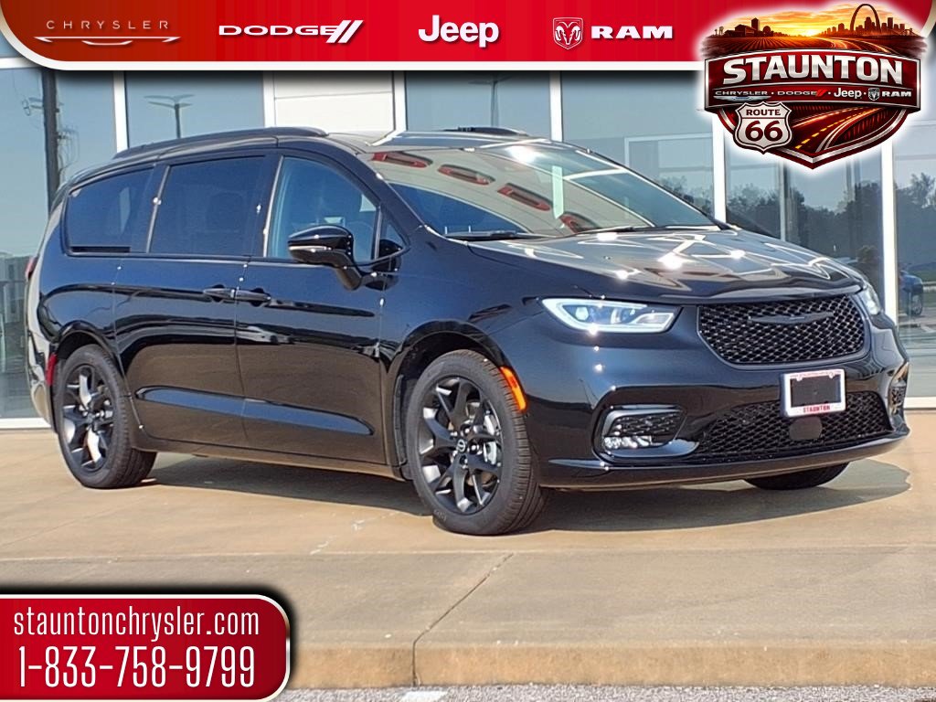 New 2025 Chrysler Pacifica Limited w/ Trailer Tow Group