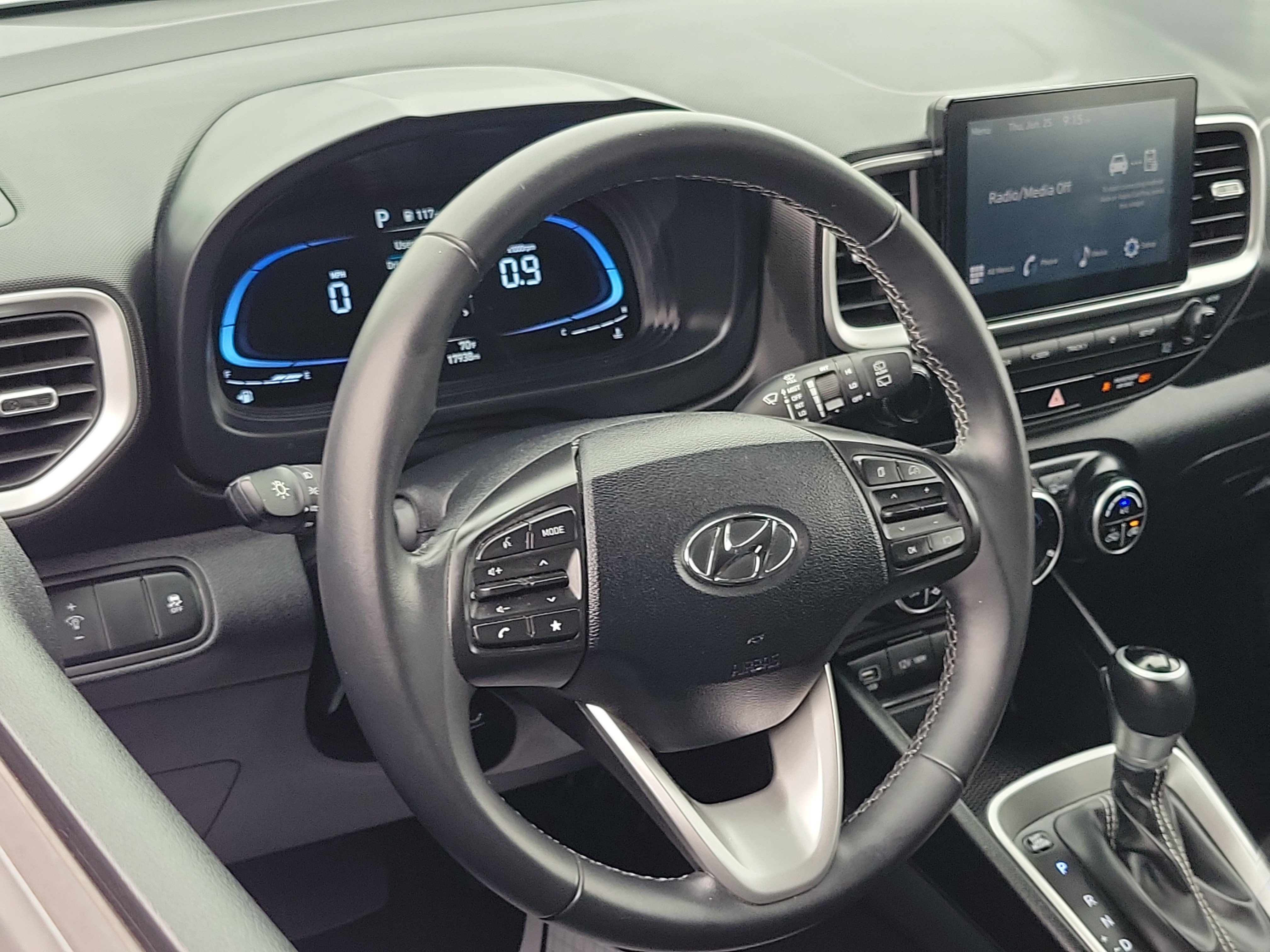 Certified 2024 Hyundai Venue SEL FWD image 9