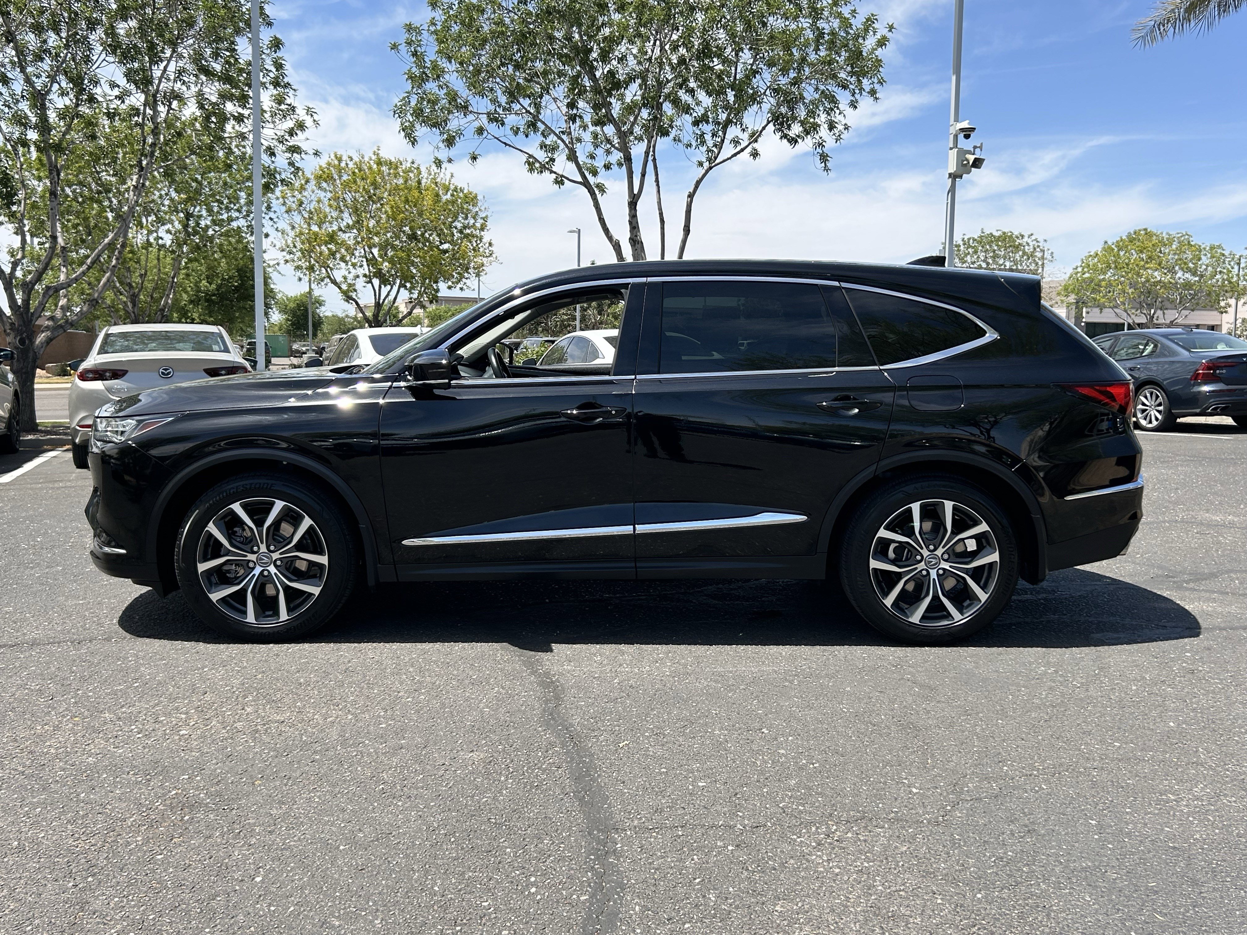 Used 2024 Acura MDX FWD w/ Technology Package image 2