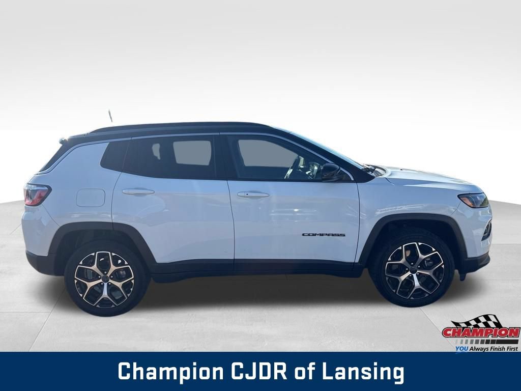 Used 2025 Jeep Compass Limited AWD/4WD image 9