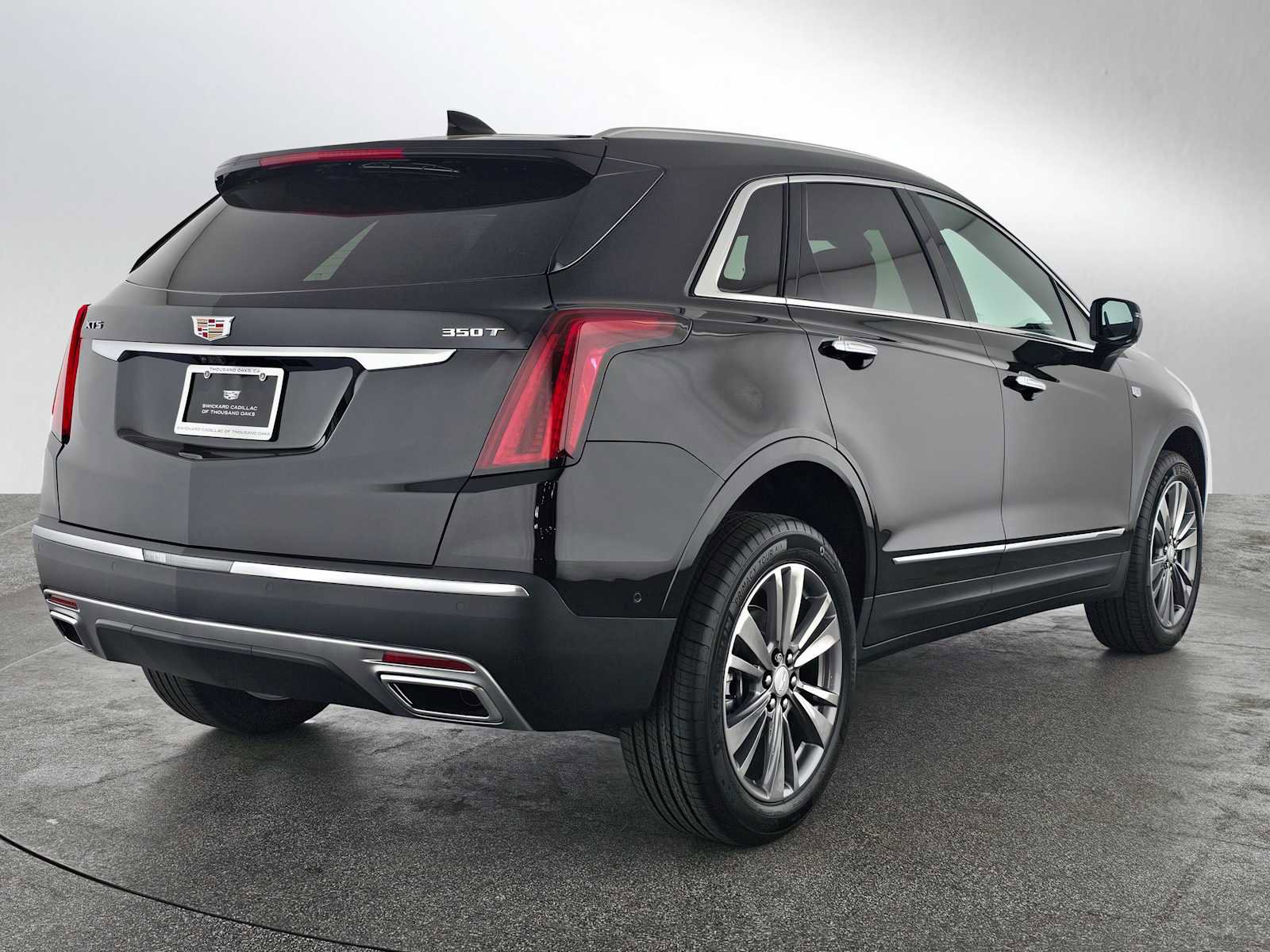 New 2026 Cadillac XT5 Premium Luxury image 3