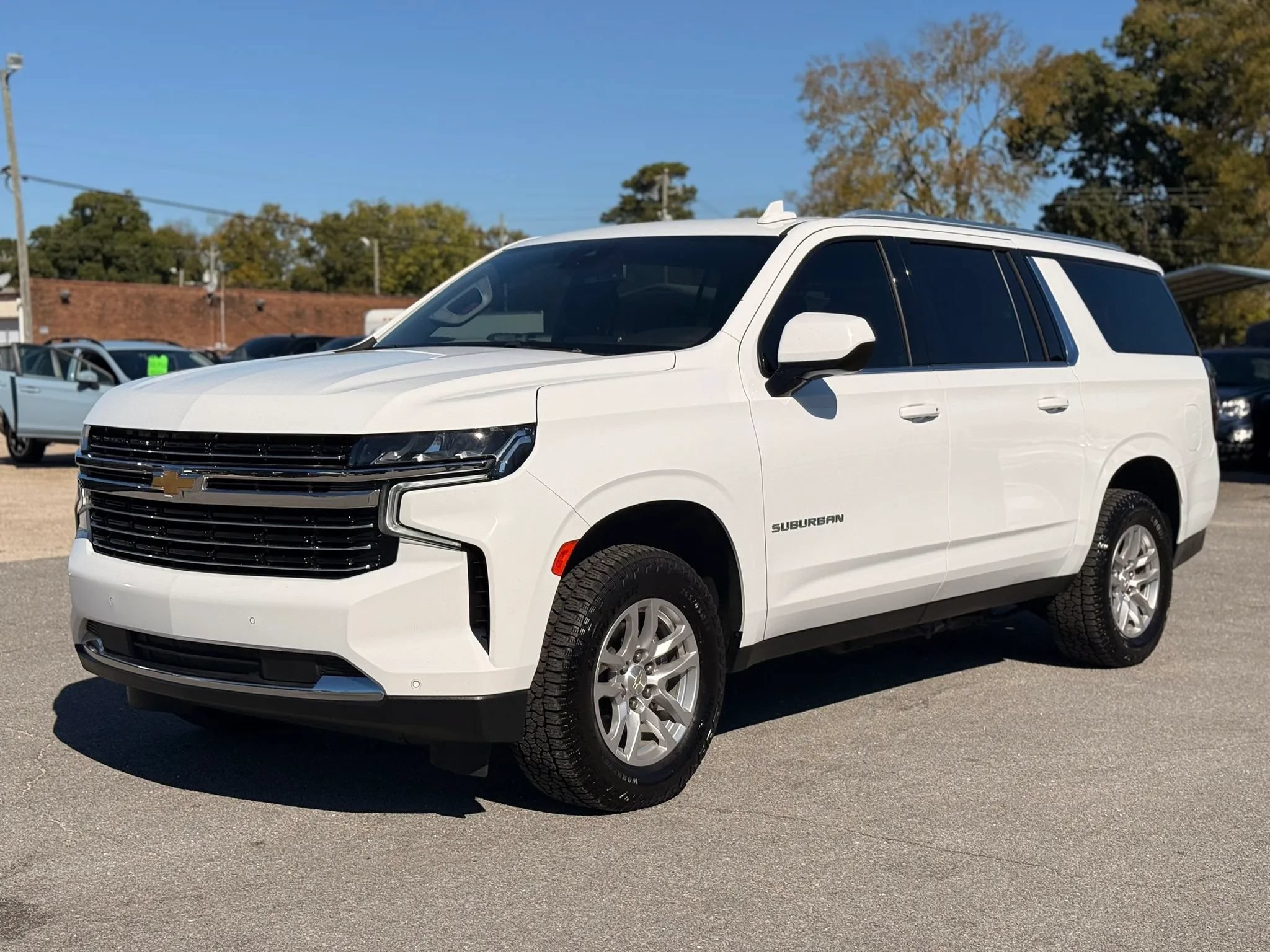 Used 2023 Chevrolet Suburban LT AWD/4WD image 5