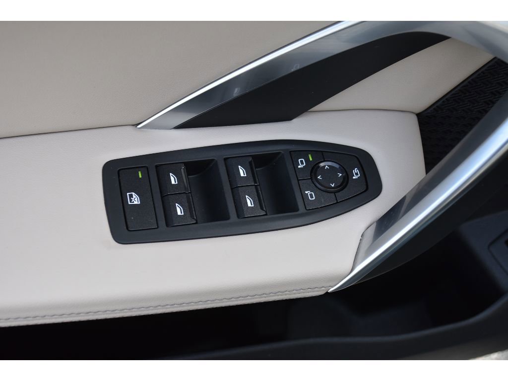 Used 2025 BMW X2 xDrive28i w/ Convenience Package image 17