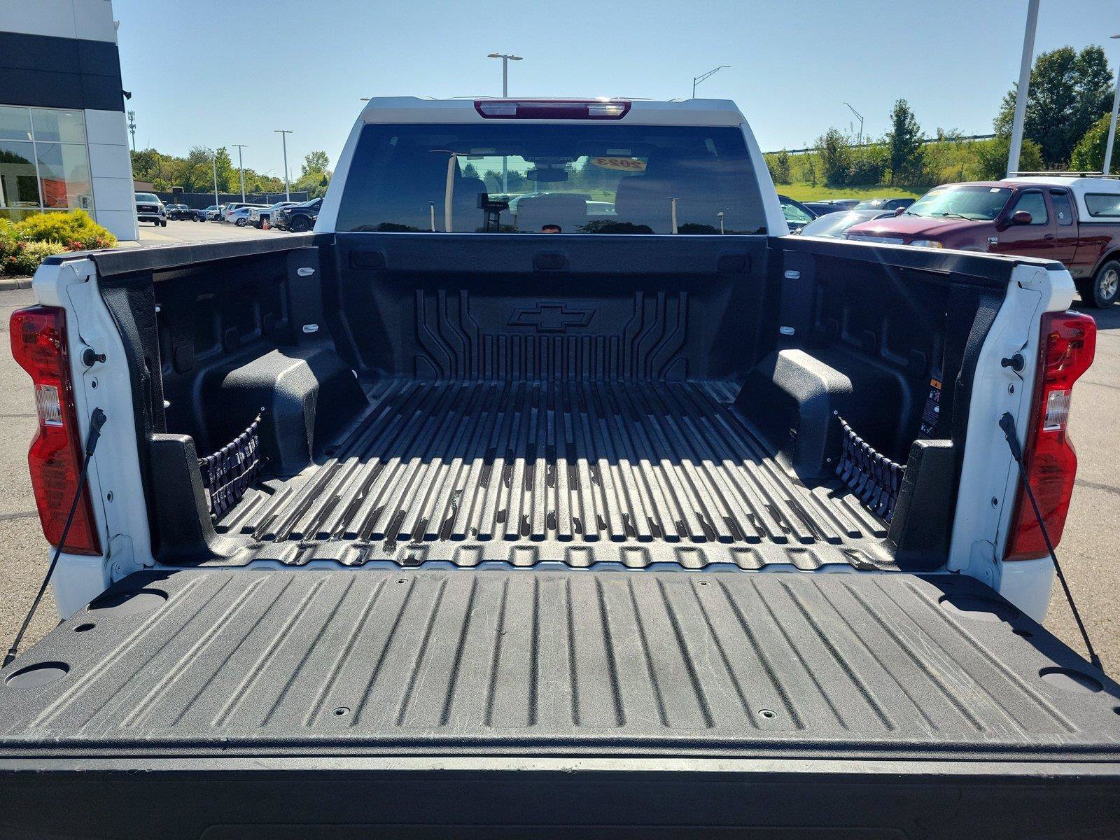 Used 2023 Chevrolet Silverado 1500 LT AWD/4WD image 7