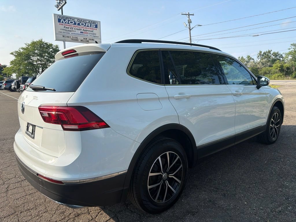 Used 2021 Volkswagen Tiguan SE w/ Panoramic Sunroof Package FWD image 5