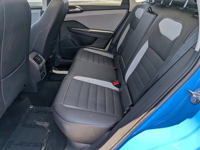 Used 2022 Volkswagen Taos SEL w/ Panoramic Sunroof Package FWD image 26