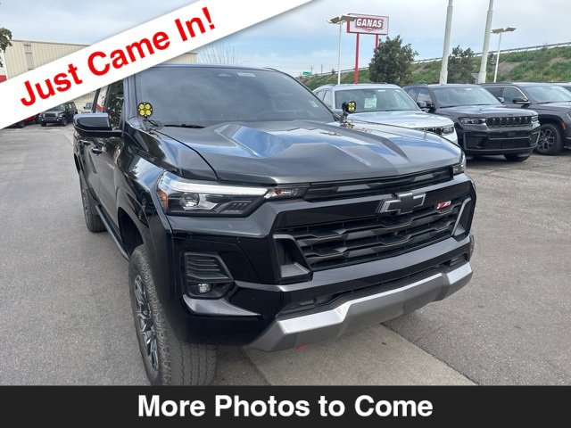 Used 2023 Chevrolet Colorado Z71 w/ Z71 Convenience Package 2 image 8