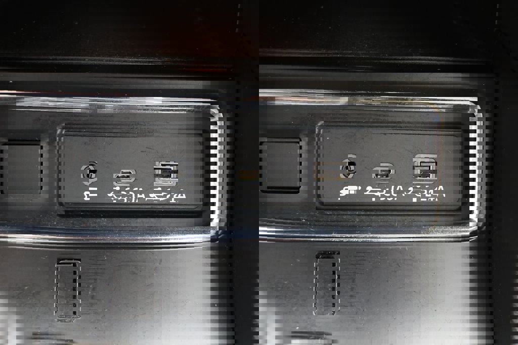 Used 2023 Subaru Ascent Premium w/ Convenience Package image 25