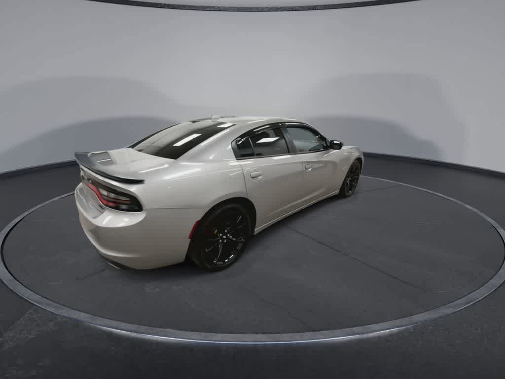 Used 2017 Dodge Charger R/T w/ Blacktop Package RWD image 8