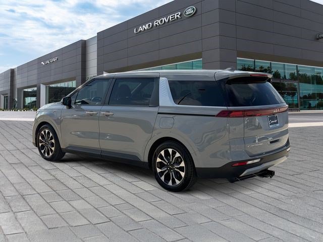 Used 2022 Kia Carnival EX FWD image 3