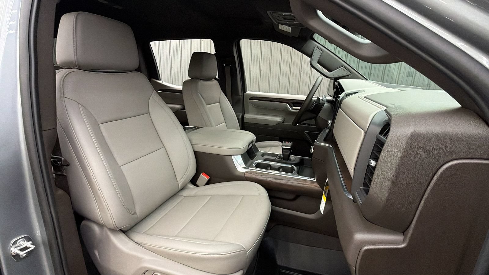 Used 2026 GMC Sierra 1500 SLT AWD/4WD image 36