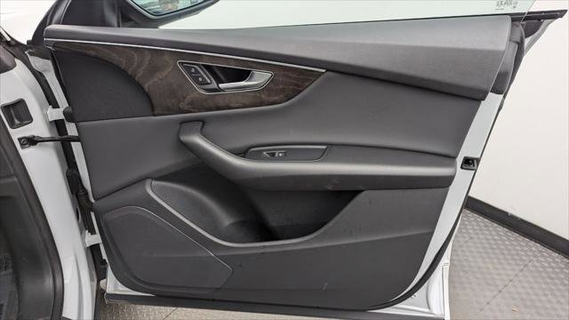 Used 2022 Audi Q8 Premium w/ Convenience Package image 23