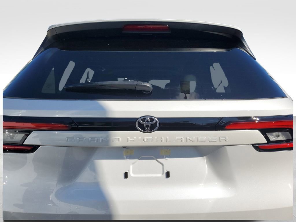 New 2026 Toyota Grand Highlander LE image 14