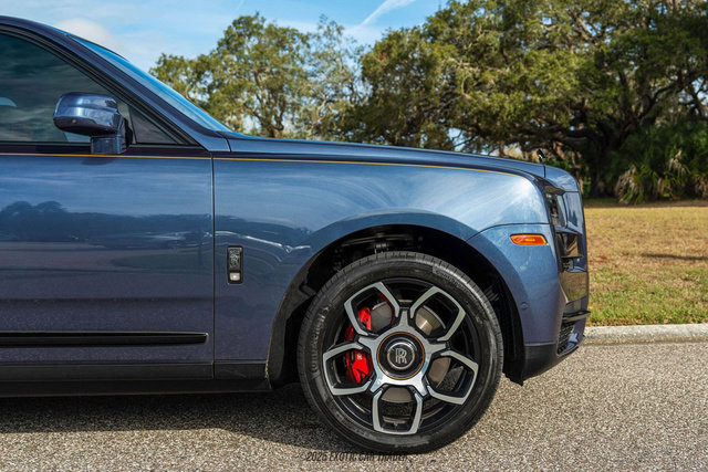 Used 2023 Rolls-Royce Cullinan Black Badge w/ Leather Finishing Pack image 11