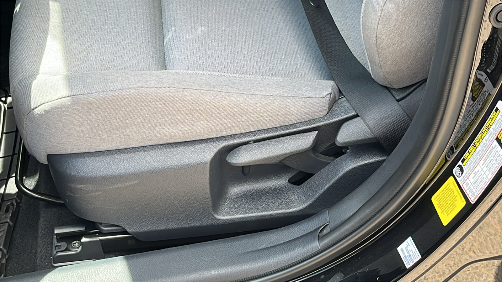 Used 2025 Toyota Camry LE FWD image 11