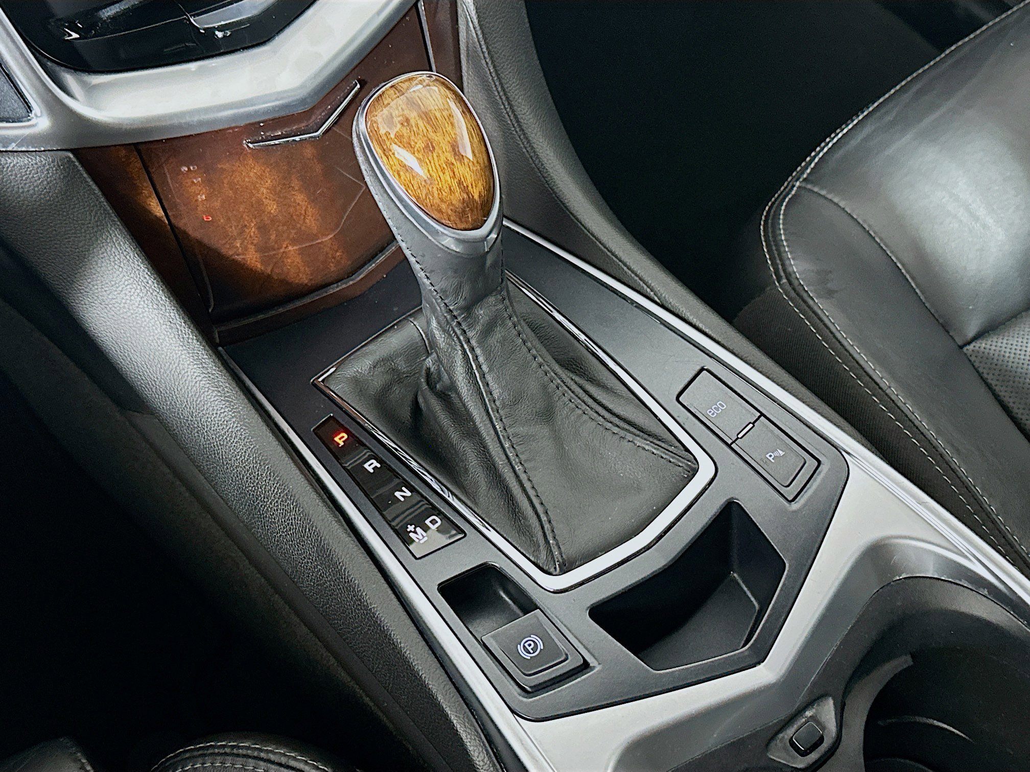 Used 2015 Cadillac SRX Luxury w/ LPO, U-Rail D-Rings Package image 24