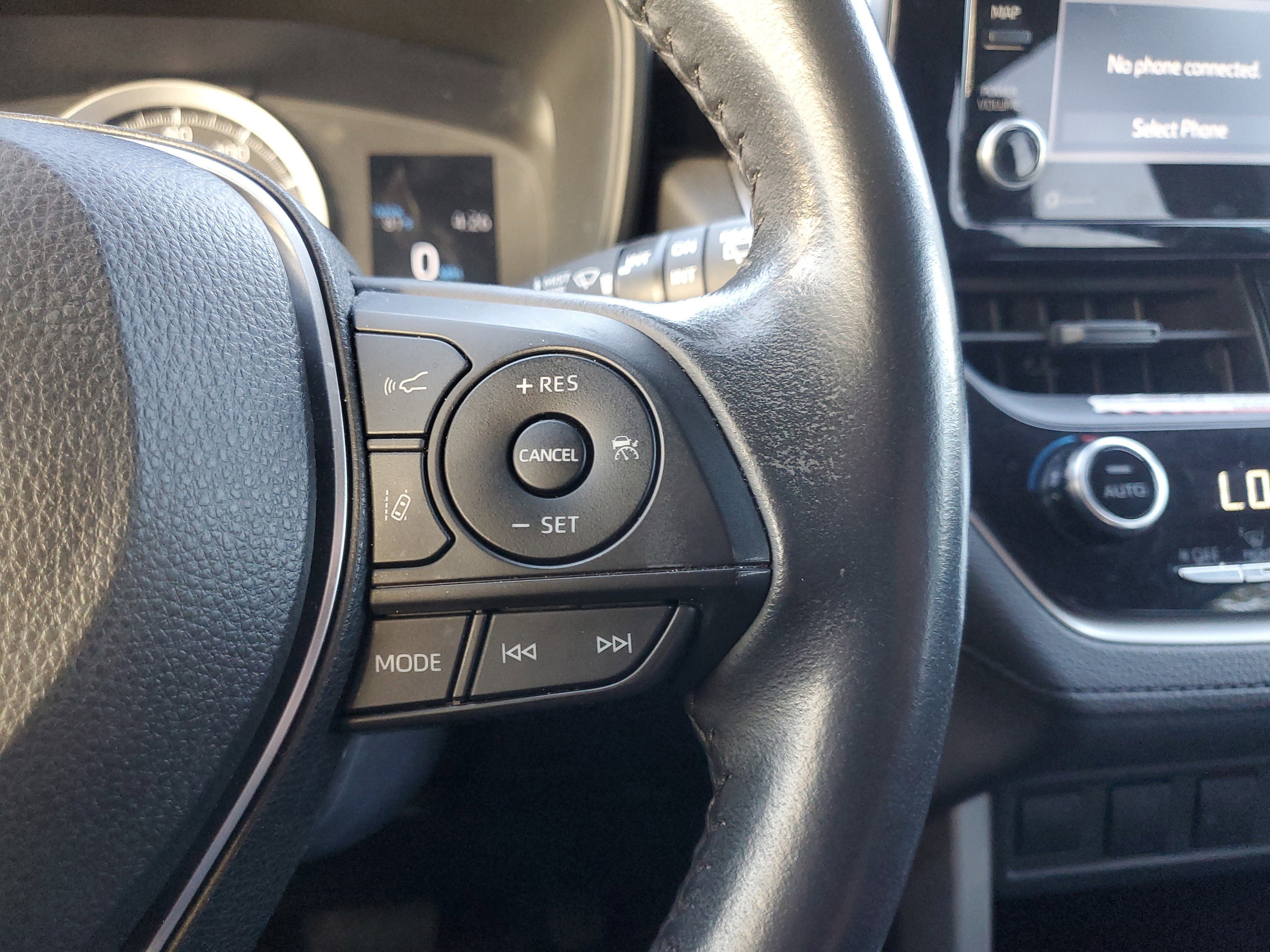 Used 2022 Toyota Corolla Cross LE image 22