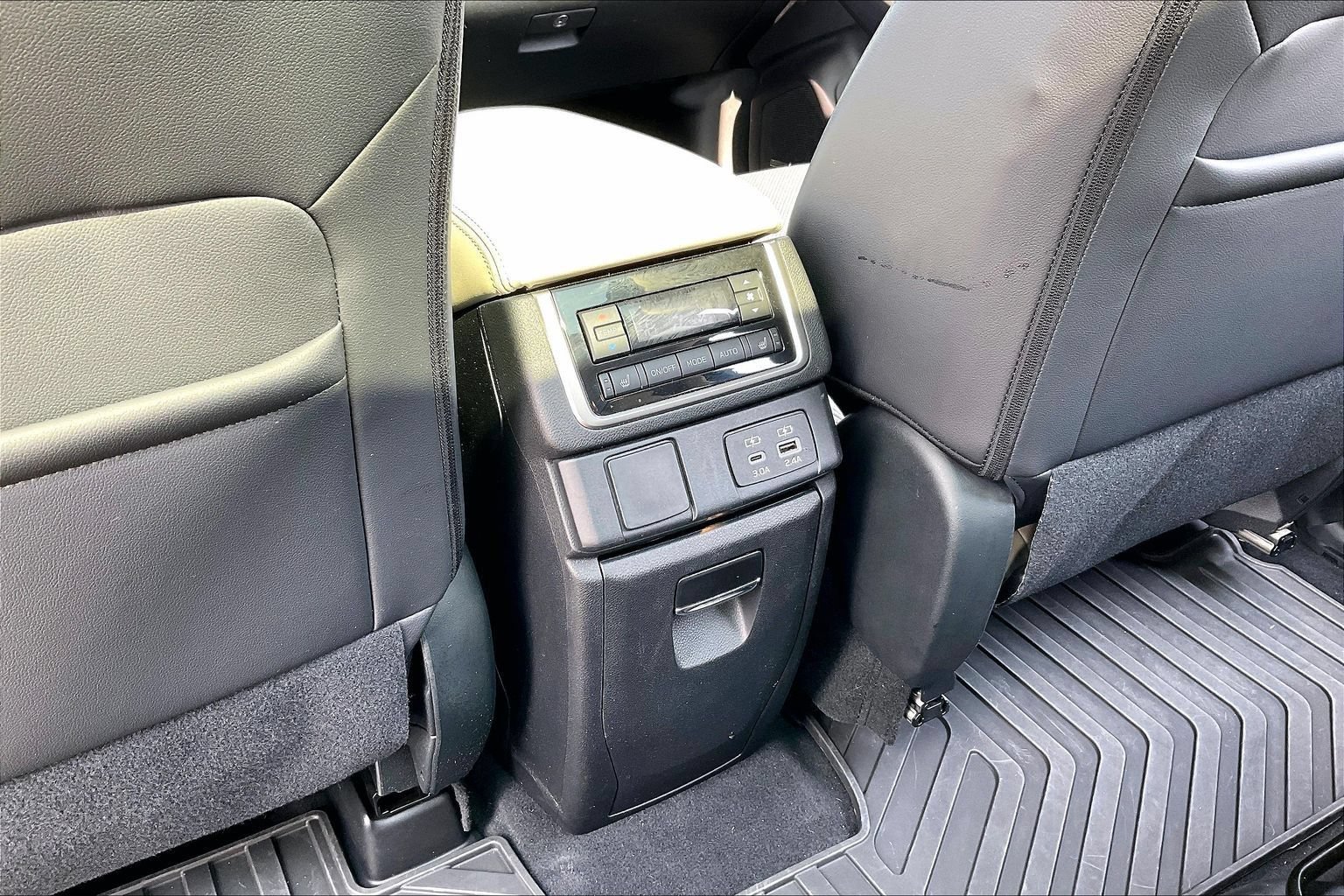 Used 2023 Subaru Ascent Limited w/ Technology Package AWD/4WD image 24