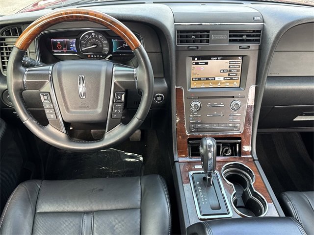 Used 2016 Lincoln Navigator Select image 24