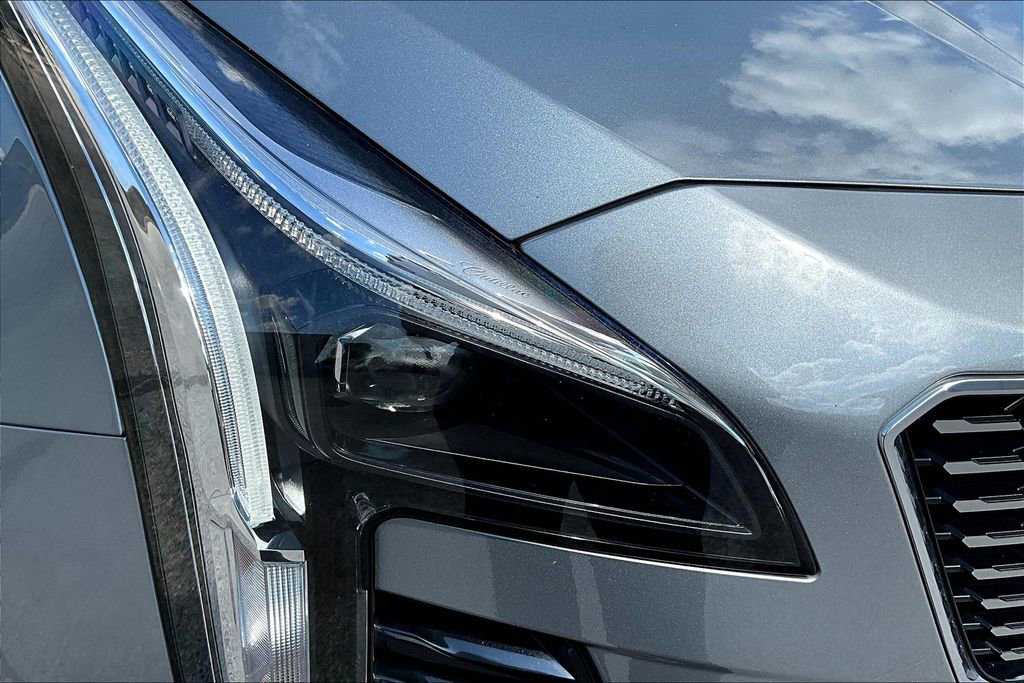 Used 2023 Cadillac XT4 Premium Luxury image 37