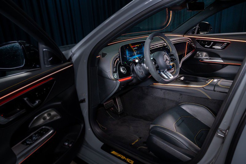 New 2026 Mercedes-Benz E 53 AMG 4MATIC Sedan image 10