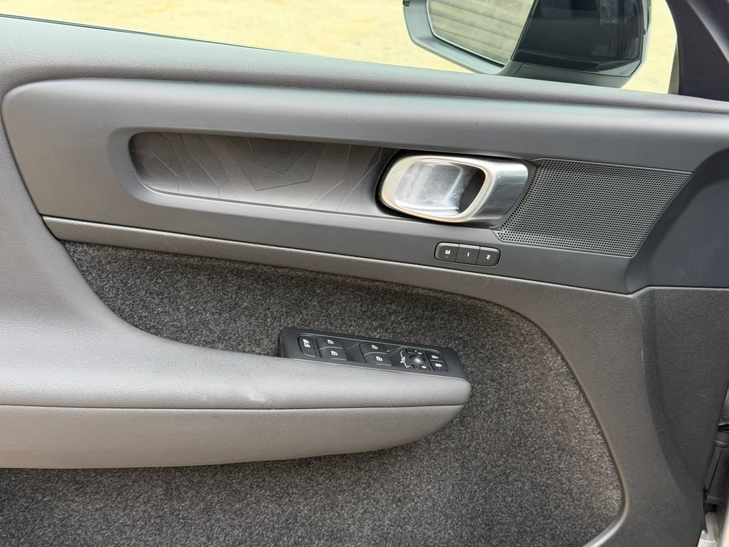Certified 2023 Volvo C40 P8 Recharge Plus AWD/4WD image 10