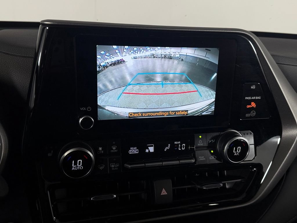Used 2026 Toyota Highlander XLE AWD/4WD image 16