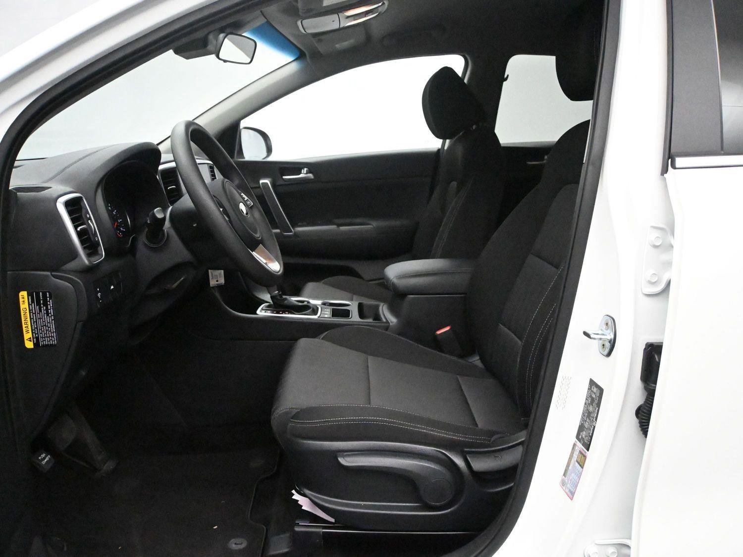 Used 2022 Kia Sportage LX AWD/4WD image 6
