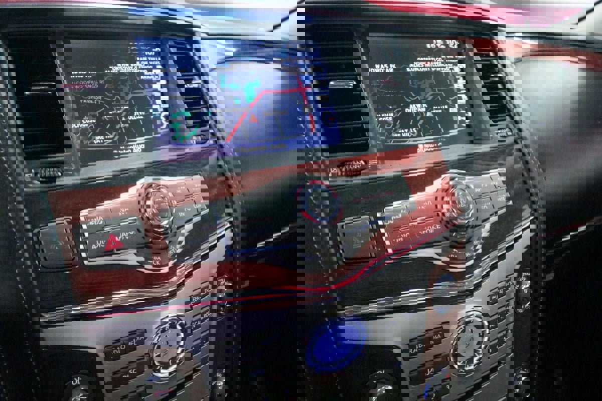 Used 2019 INFINITI QX80 Luxe w/ Proassist Package image 25