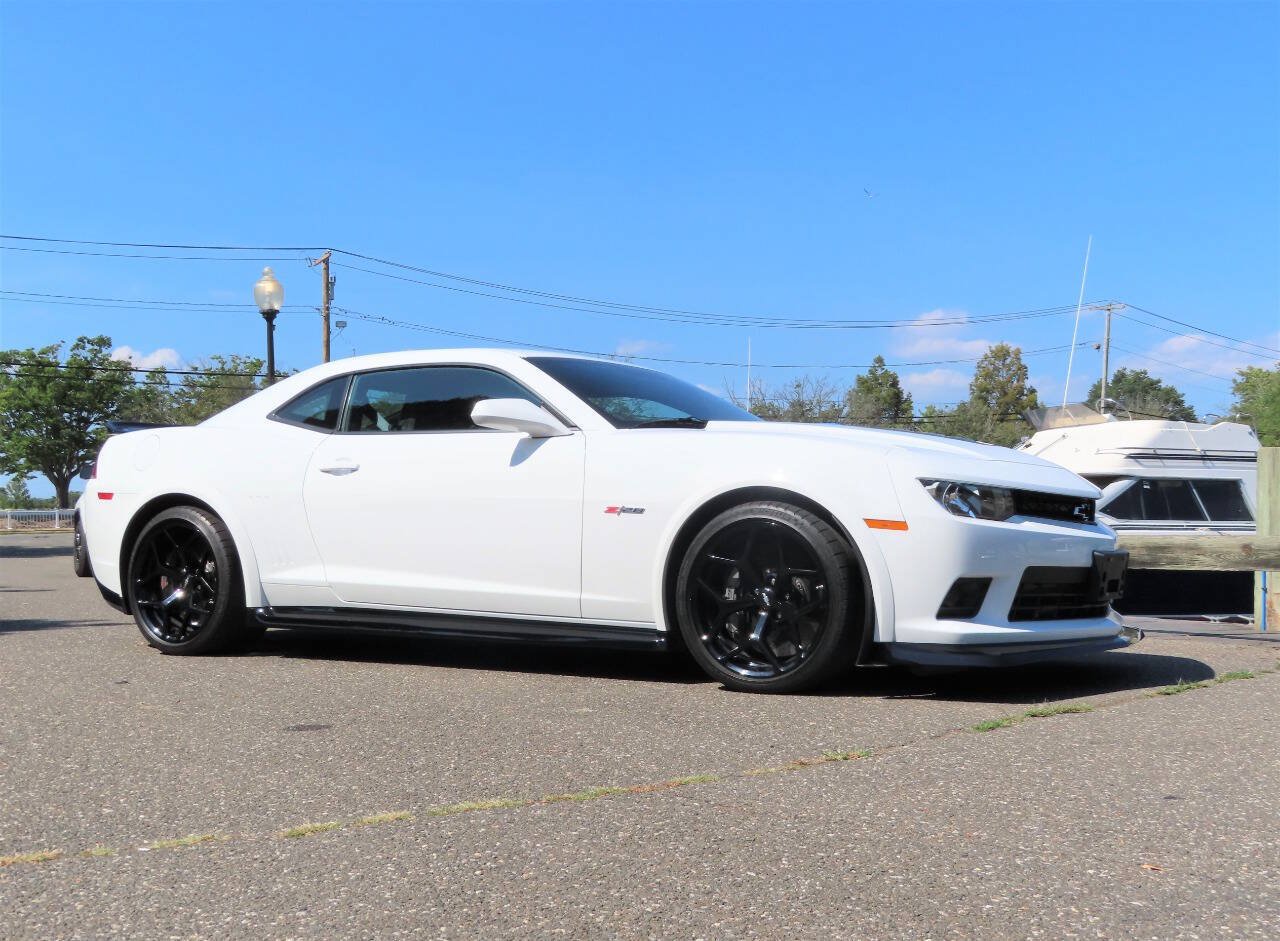 Used 2015 Chevrolet Camaro Z/28 RWD image 8