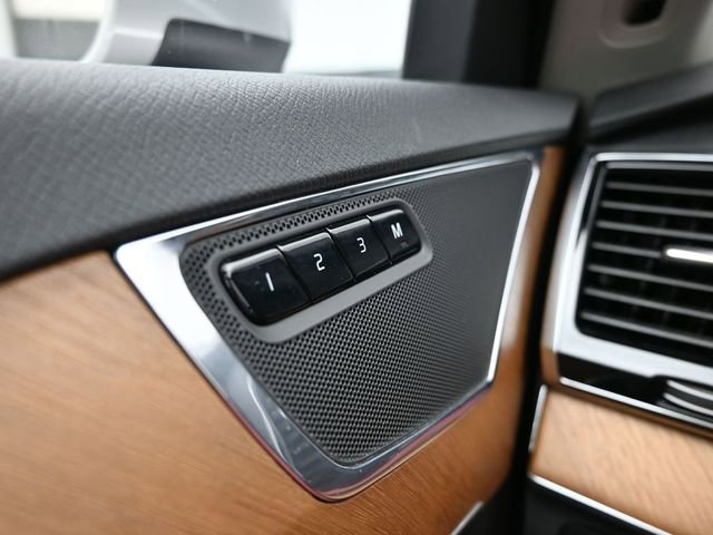 Used 2024 Volvo XC90 B5 Plus image 29