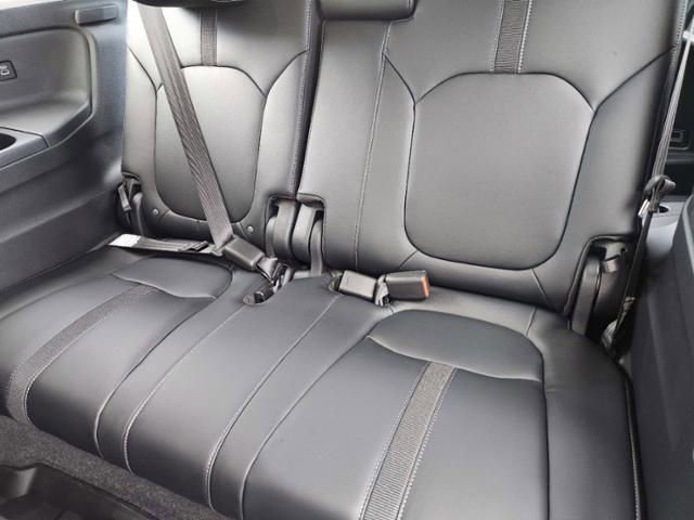 New 2025 Honda Pilot Touring image 15