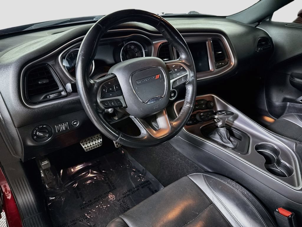 Used 2019 Dodge Challenger SXT w/ Plus Package RWD image 9