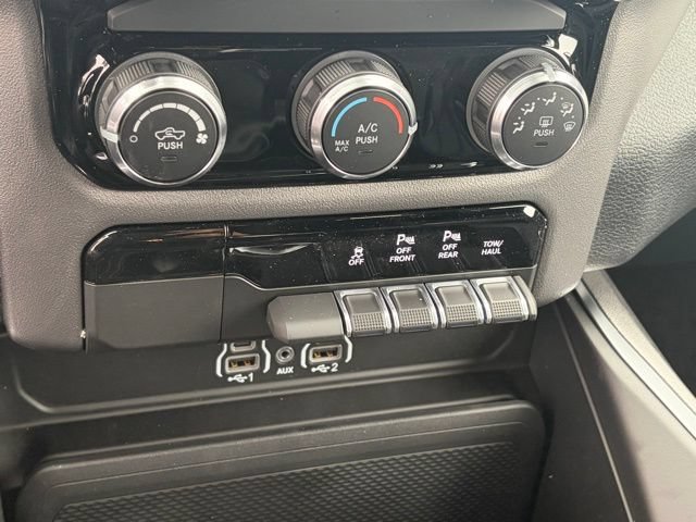 New 2026 RAM 1500 Express AWD/4WD image 18