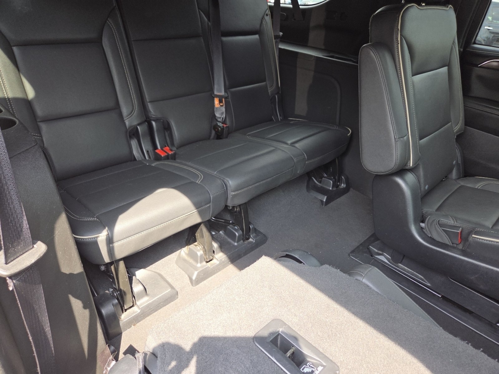 Used 2023 Chevrolet Suburban Premier AWD/4WD image 26