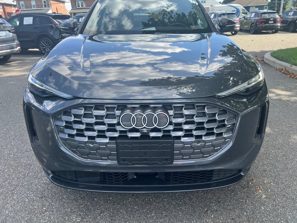 Used 2025 Audi Q5 Premium Plus w/ Premium Plus AWD/4WD image 2