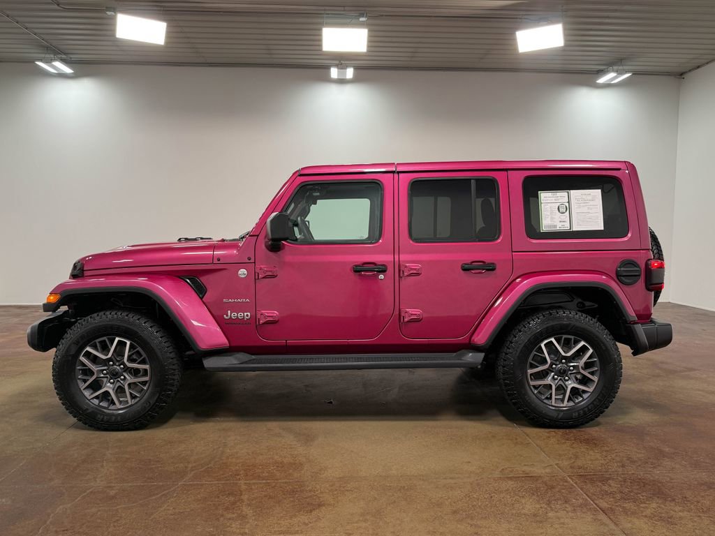 Used 2024 Jeep Wrangler Unlimited Sahara w/ Technology Group AWD/4WD image 27