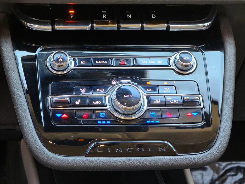 Used 2022 Lincoln Corsair FWD w/ Premium Package image 35