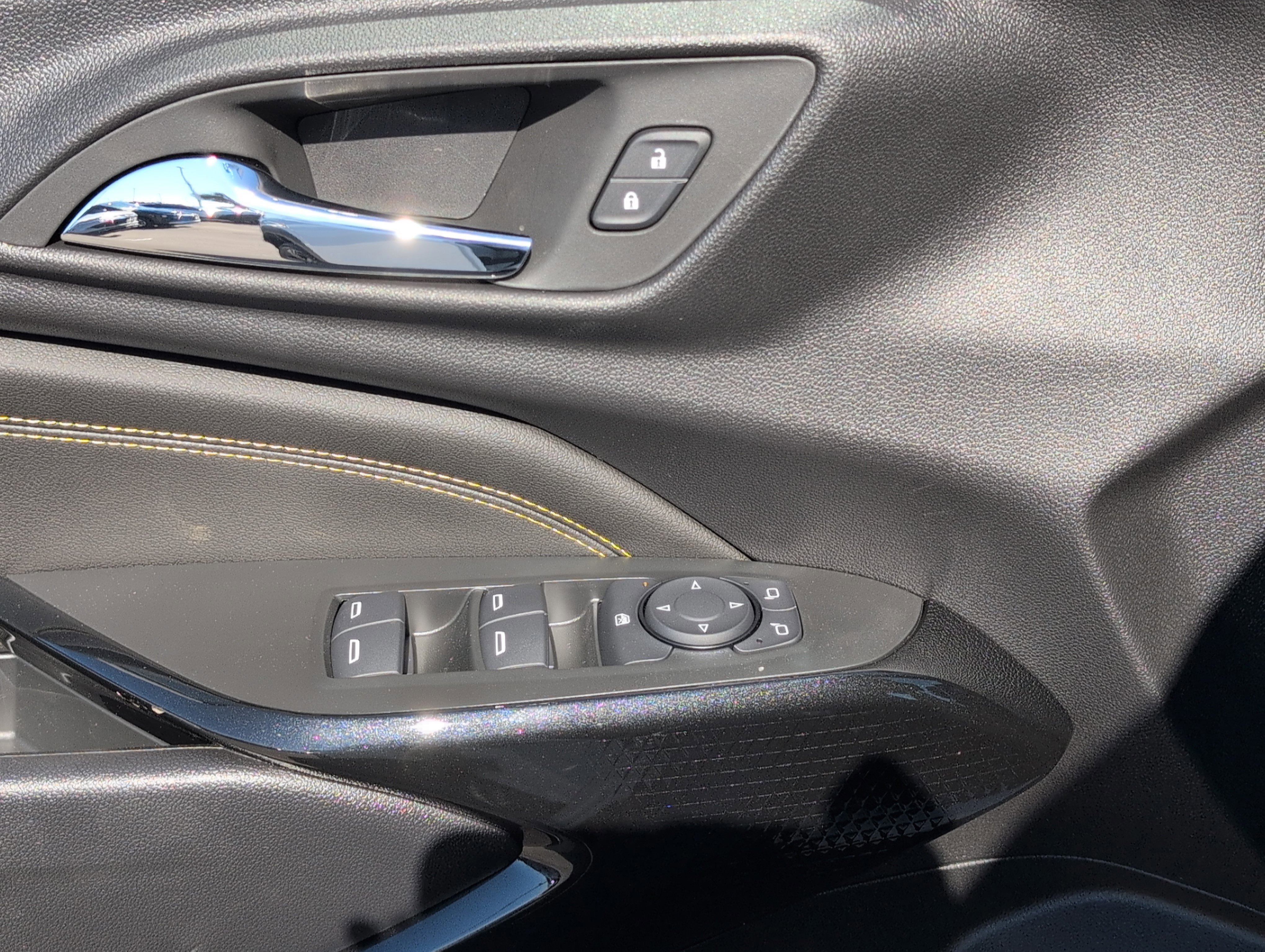 New 2026 Chevrolet Trax ACTIV w/ Sunroof Package image 16