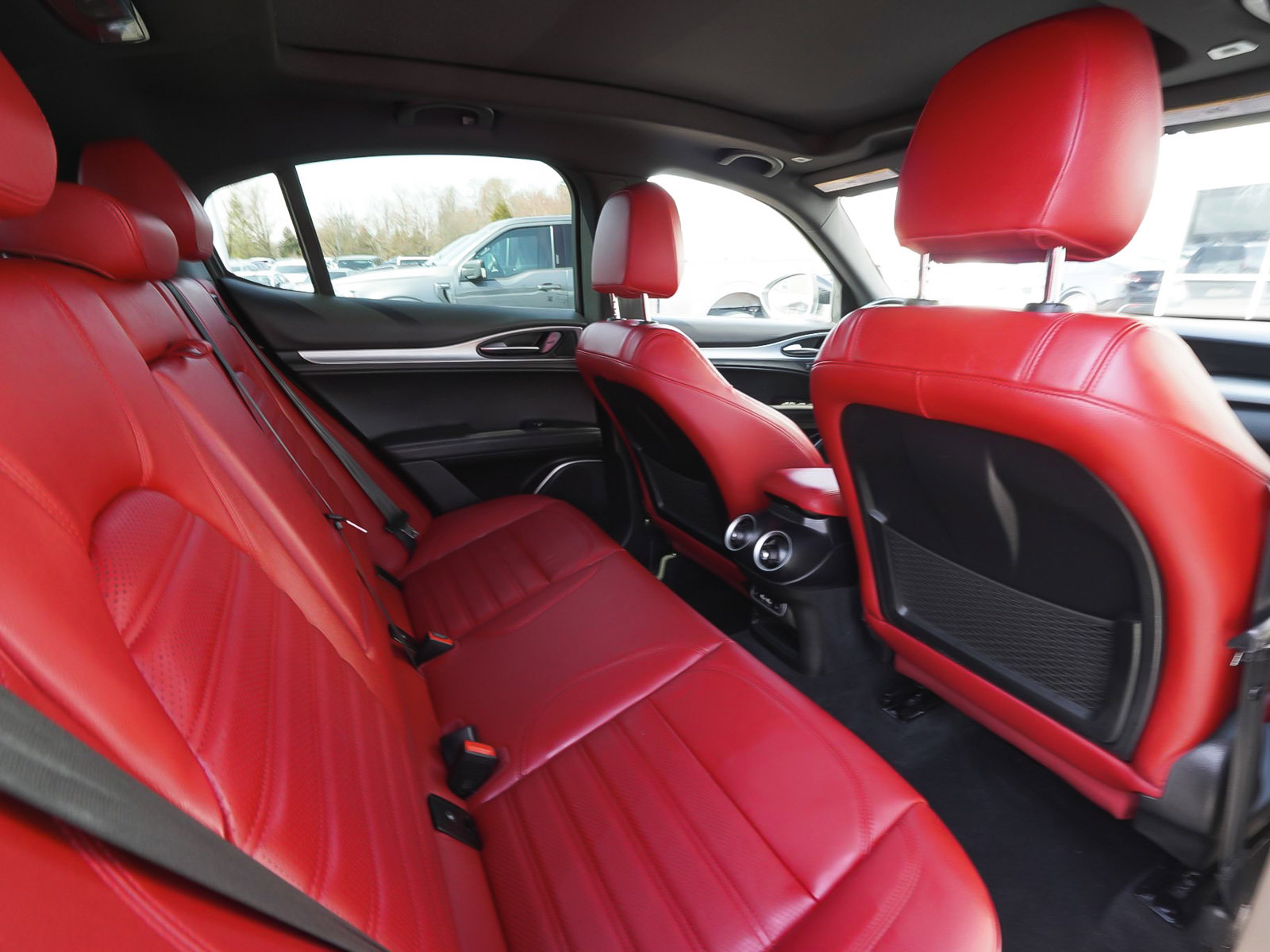 Used 2023 Alfa Romeo Stelvio Veloce image 38